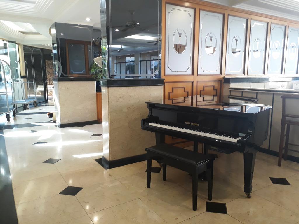 Cristal Palace Hotel Lins